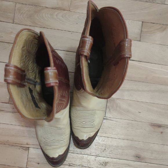 Tony Lama Tan and Cream Western Boots - Picture 6 of 14